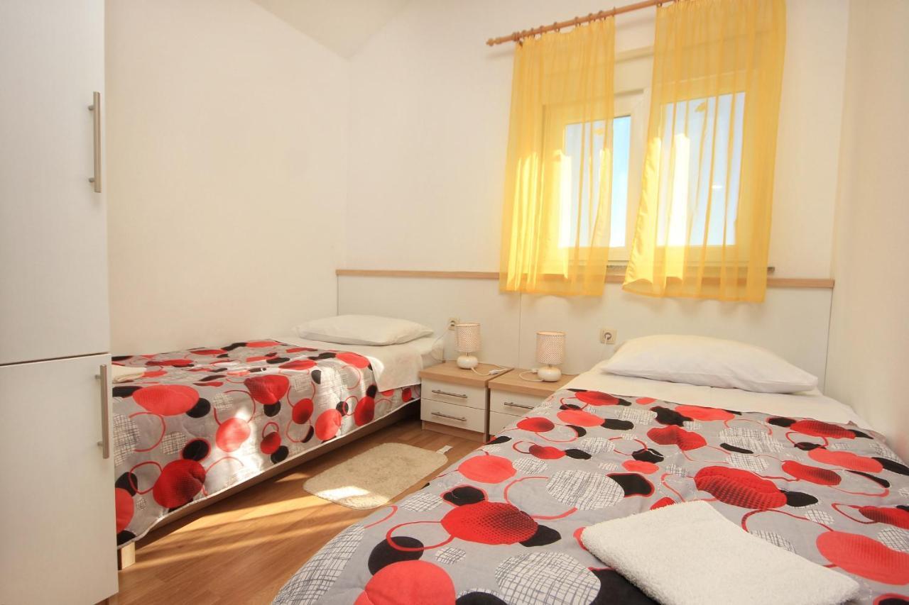 Apartments By The Sea Vlasici, Pag - 9324 外观 照片