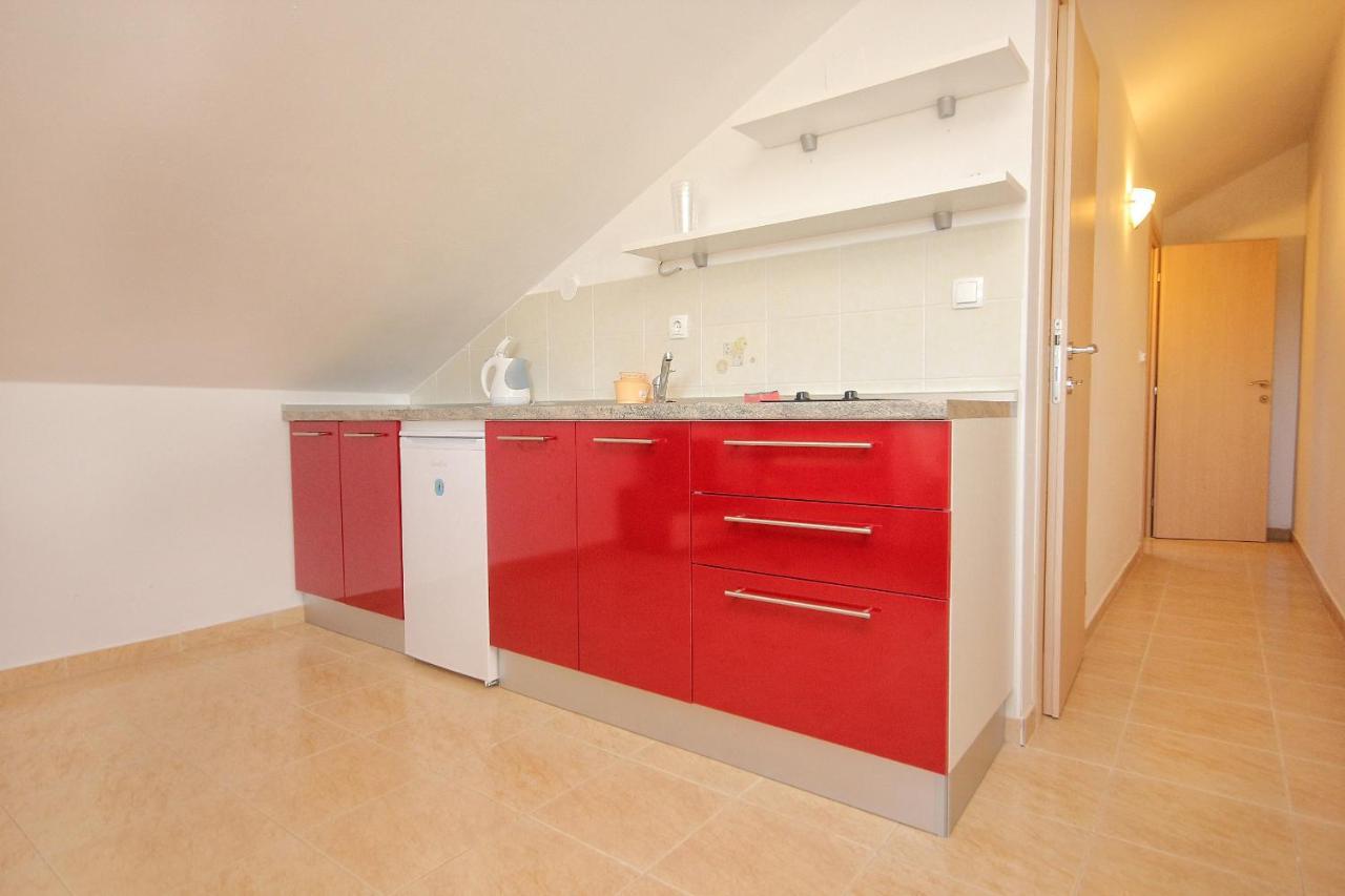Apartments By The Sea Vlasici, Pag - 9324 外观 照片