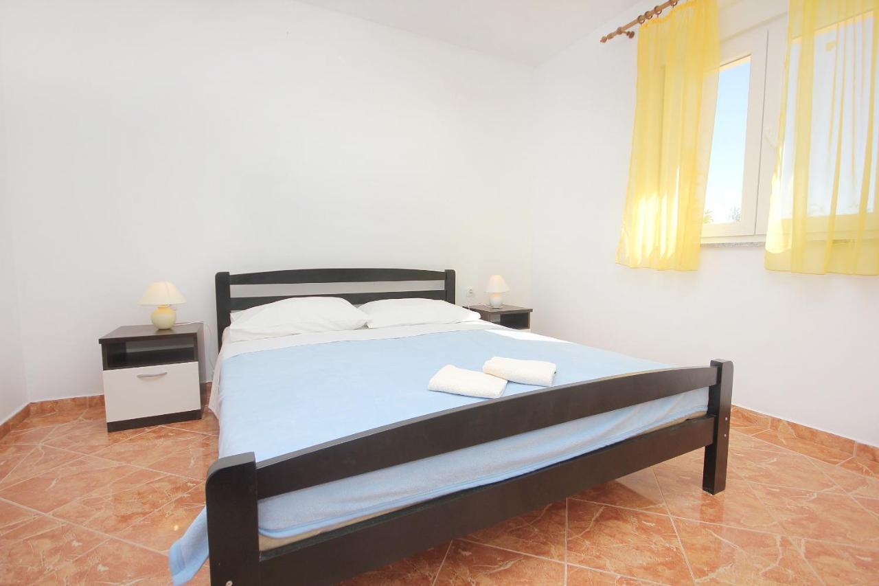 Apartments By The Sea Vlasici, Pag - 9324 外观 照片