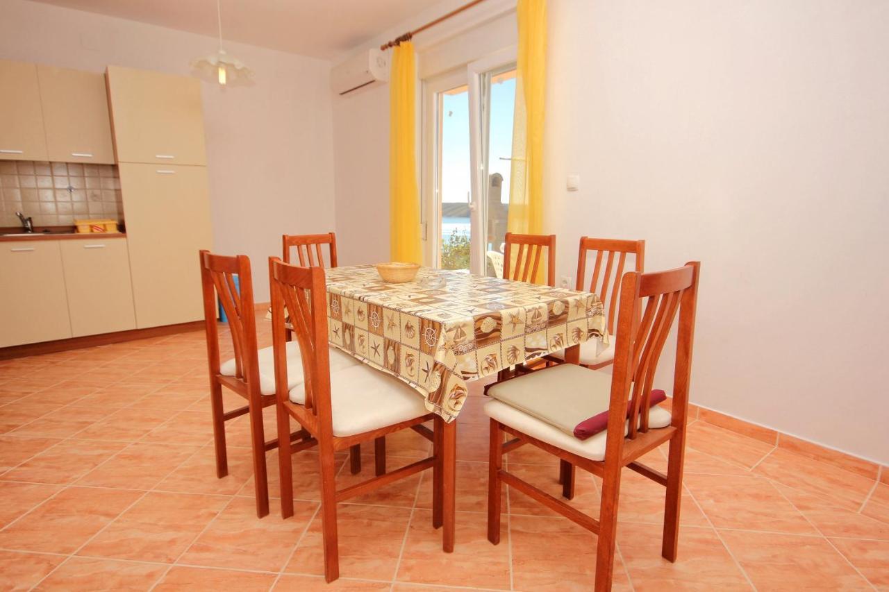 Apartments By The Sea Vlasici, Pag - 9324 外观 照片