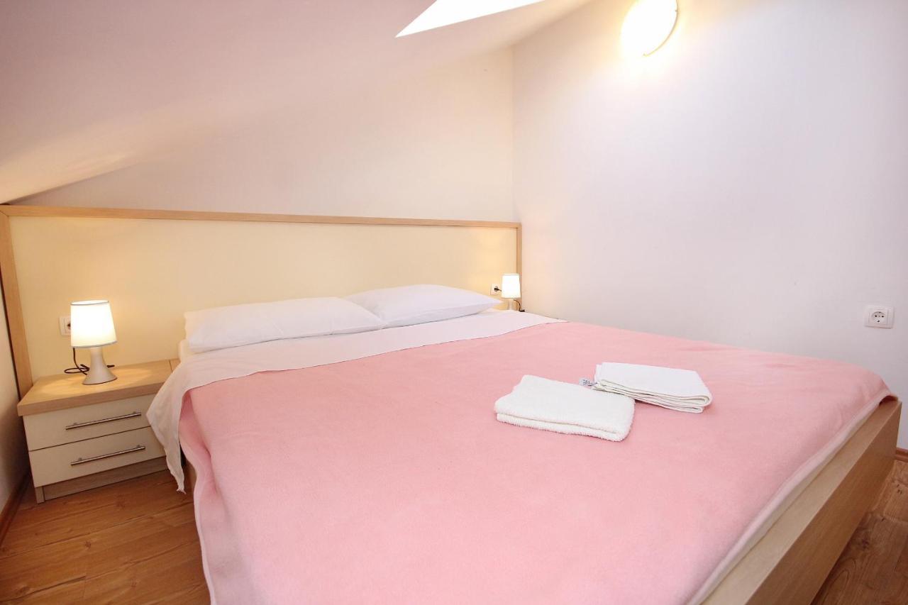 Apartments By The Sea Vlasici, Pag - 9324 外观 照片