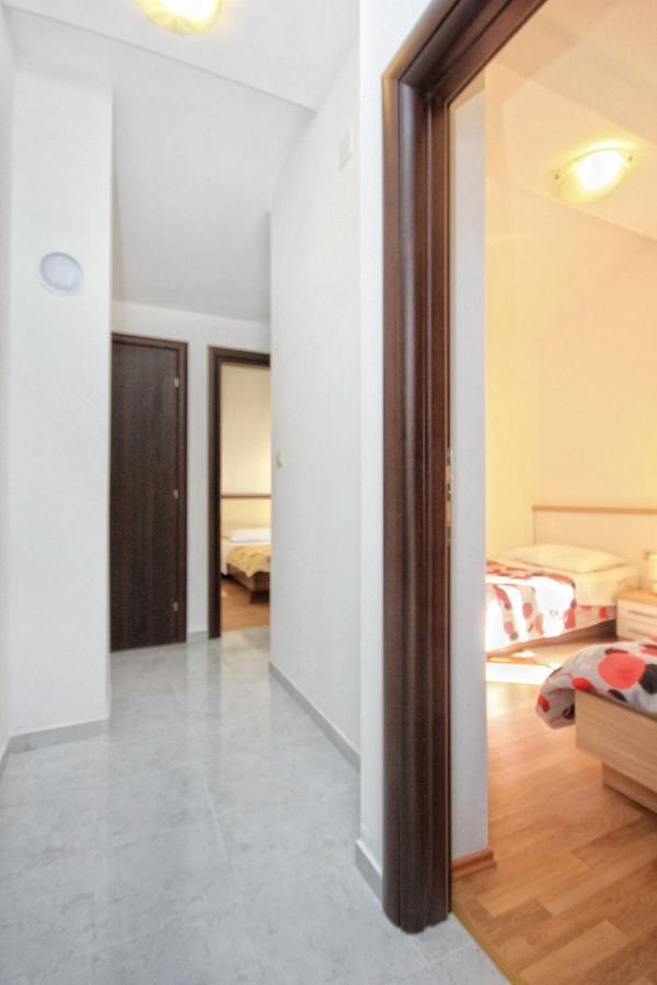 Apartments By The Sea Vlasici, Pag - 9324 外观 照片
